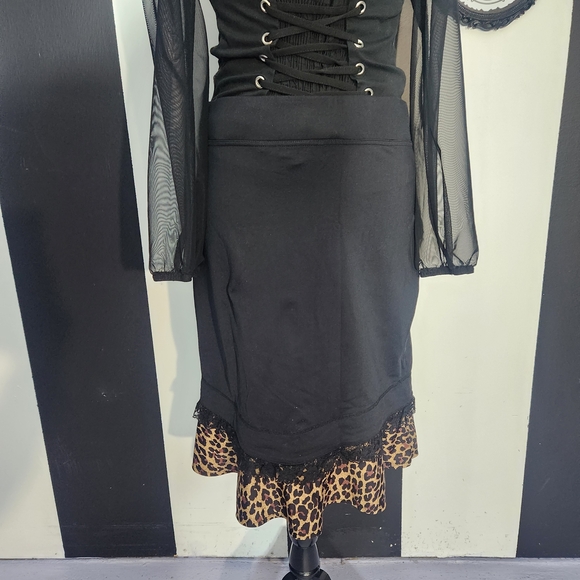 Pinup Leopard Ruffle Skirt - Picture 2 of 11